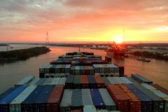 1_container-vessle-on-the-Savannah-River-2